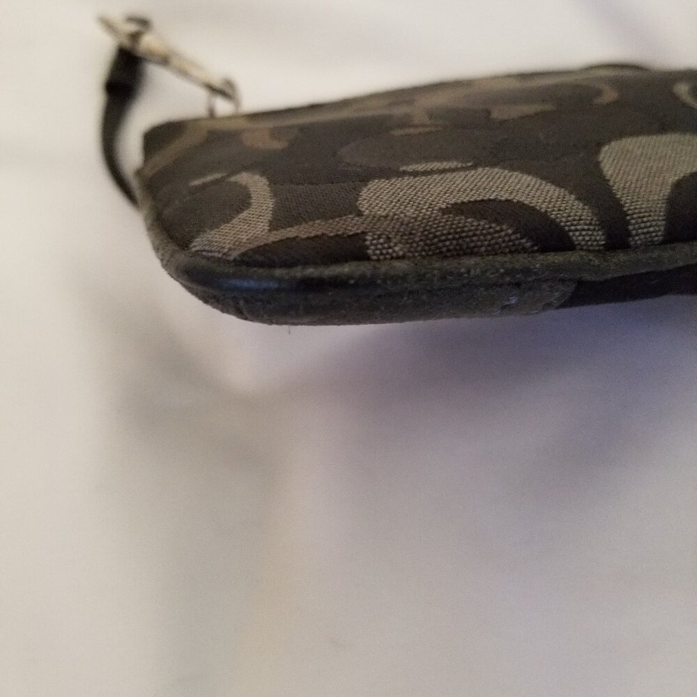 Authentic Coach Signature Black Canvas Leather Wristlet - Picture 4 of 5